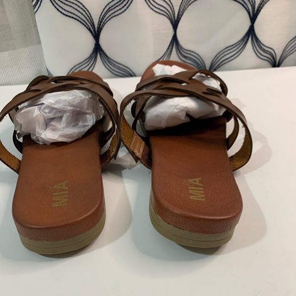 Mia Women’s Sandals crisscross design Brown size 7.5,10 - Picture 7 of 8
